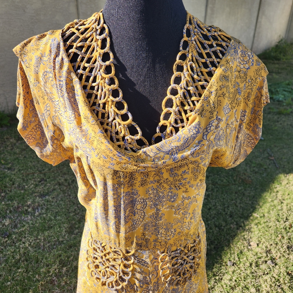 Vintage 1940s Novelty Print Dress with Lattice Features - Picture 2 of 13